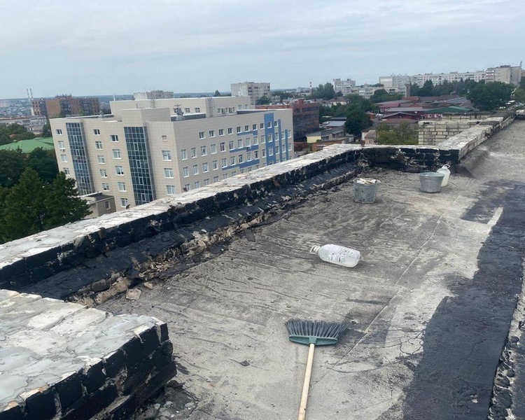     В Курске продолжается восстановление домов, пострадавших от атак укронацистов