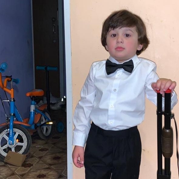 Наш старенький велосипед. Здесь он ещё почти новый.