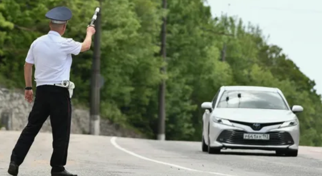 Водителей штрафуют за езду по левой полосе? 2500 рублей за привычный манёвр