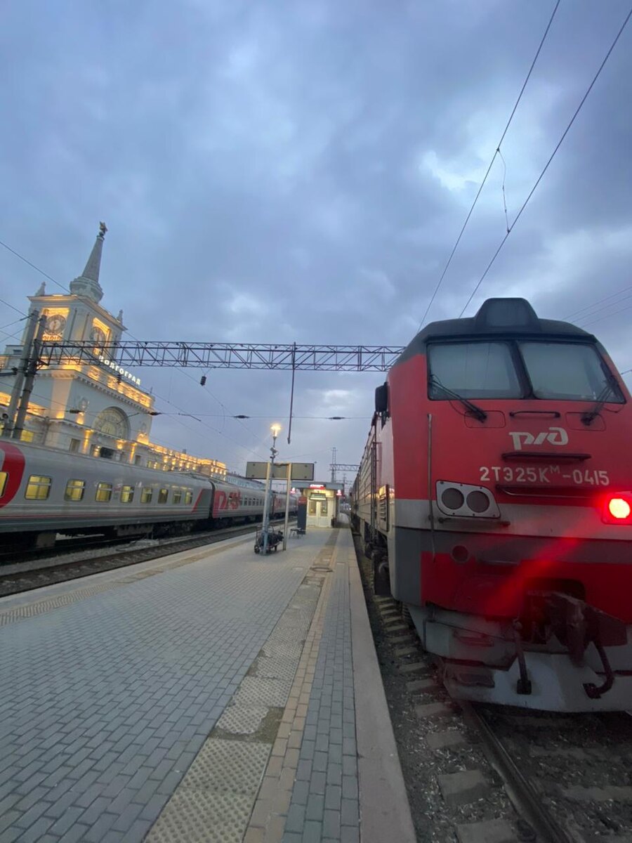 Представитель новейшего поколения тепловозов грузового движения, красавец 2ТЭ25КМ.