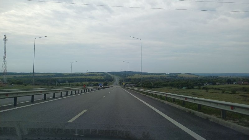 Бескрайняя дорога - хорошая, ровная.