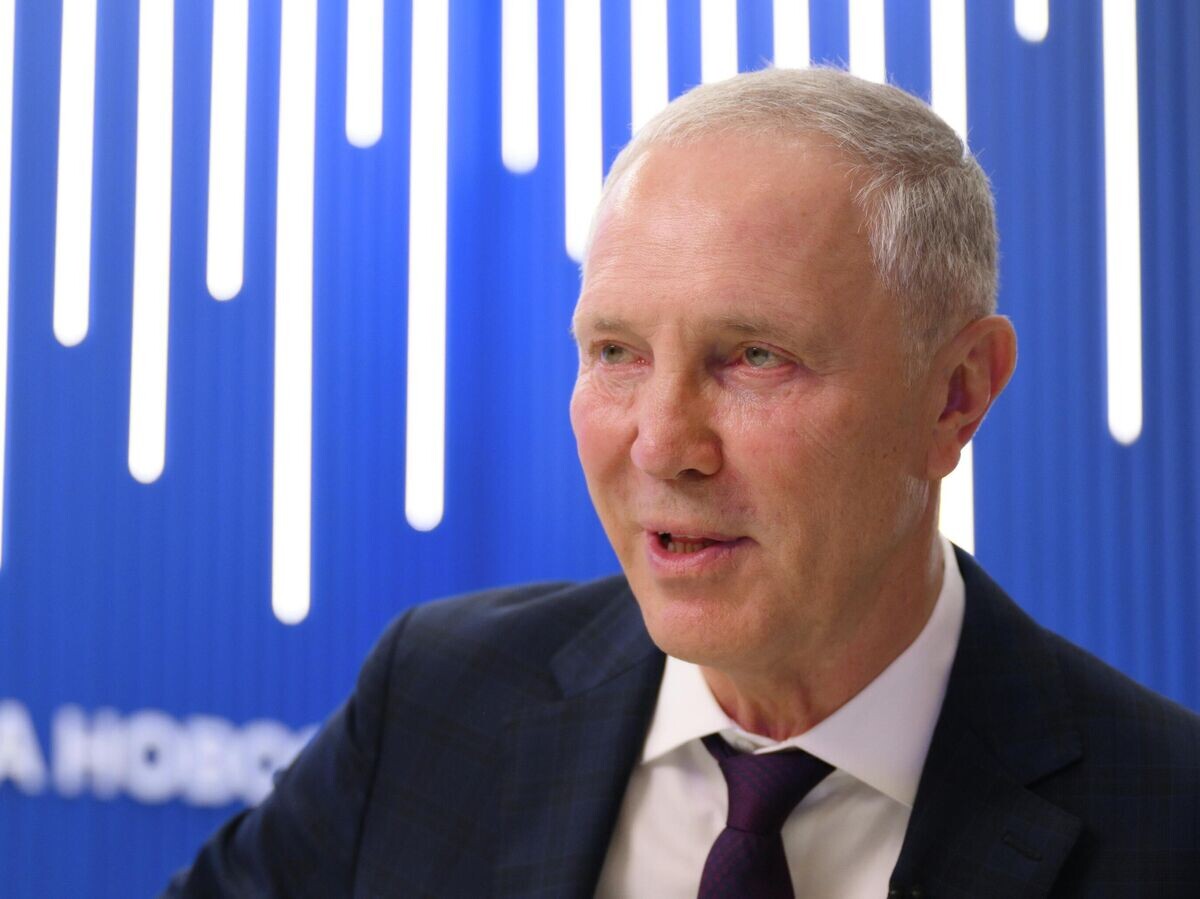    Владимир Сальдо на стенде РИА Новости на ПМЭФ-2025© РИА Новости / Григорий Сысоев