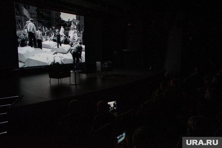 Участие в киноклубе — платное
Фото: Анна Майорова © URA.RU