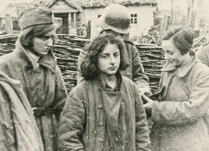 Что фашисты сделали с 18-летней медсестрой, что попала к ним в плен