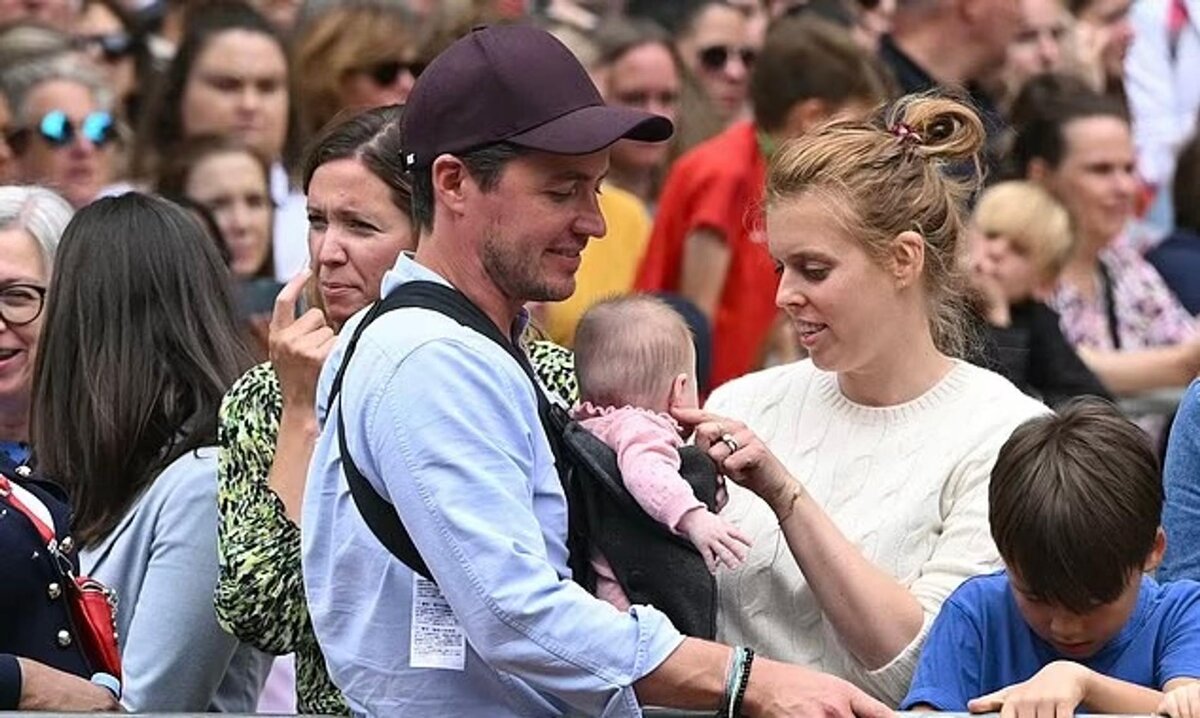    Принцесса Беатрис показала публике дочь. Фото: Getty Images
