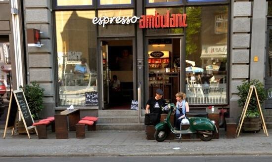 Фото из Pinterest одна из многочисленных кофеен в Берлине