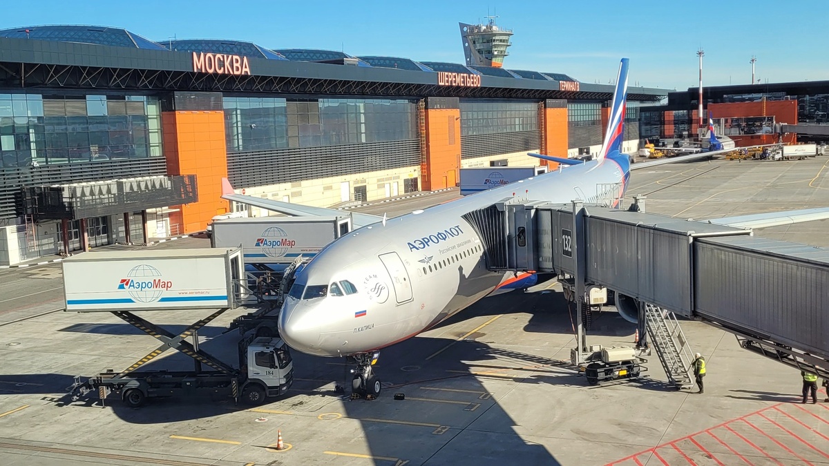 Самолёт рейса SU224 Москва-Санья