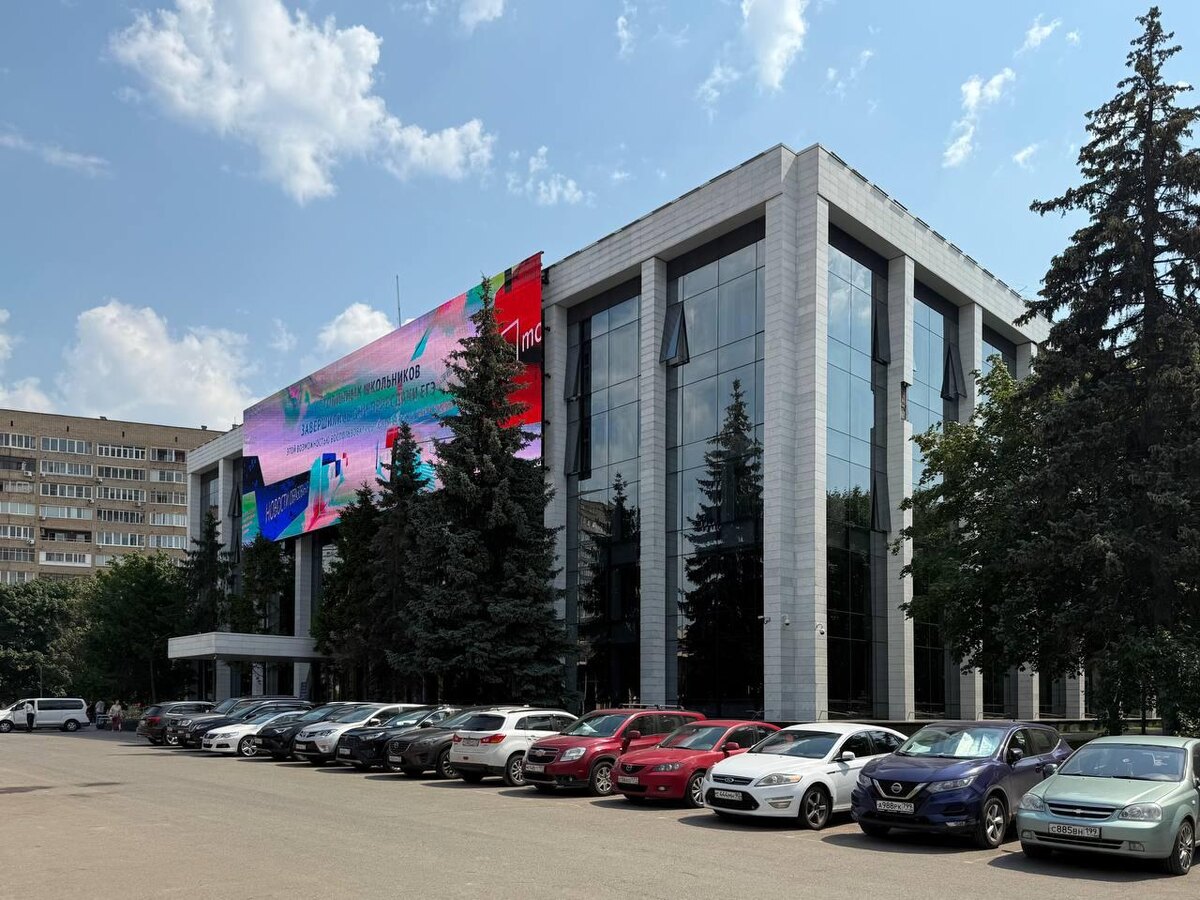 Семеновская площадь, 4. Бывший дом районных организаций. Вид с северо-запада. Современный вид здания. 