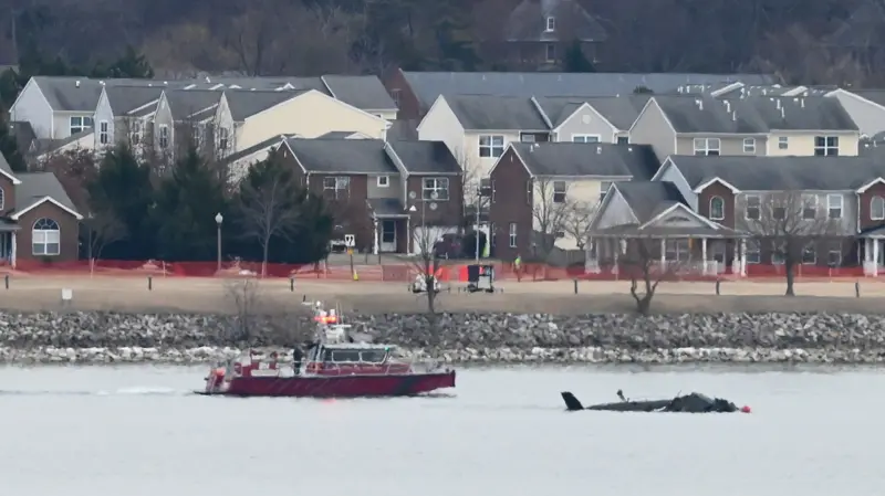 Авария произошла на высоте 85 м, но вертолет не должен был лететь выше 61 м, установили следователи. Фото: Getty Images