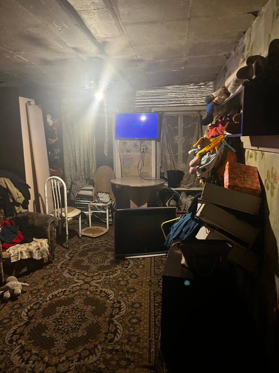     В Канске 2-летняя девочка на прогулке отравилась неизвестным веществом