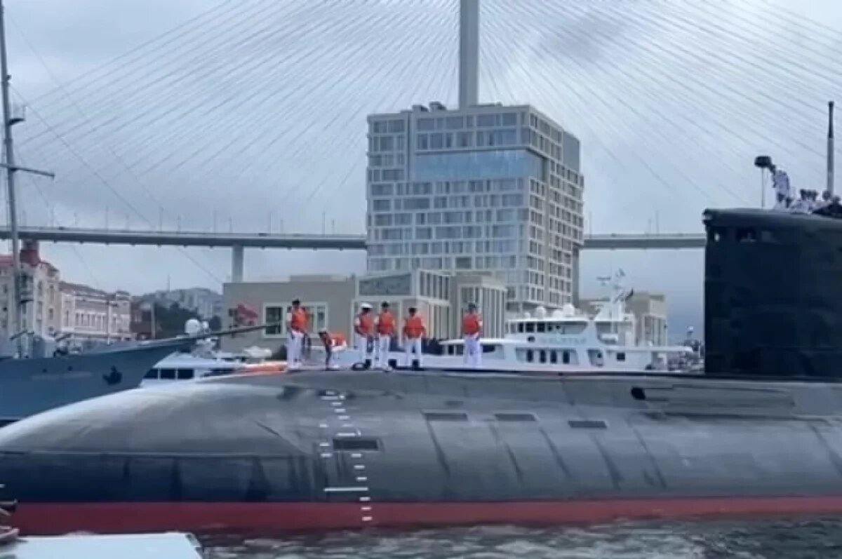    Во Владивосток пришла дизельная подводная лодка Военно-морских сил Китая