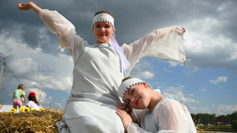     Девушки на Дне сибирского поля — 2025. Дмитрий Лямзин