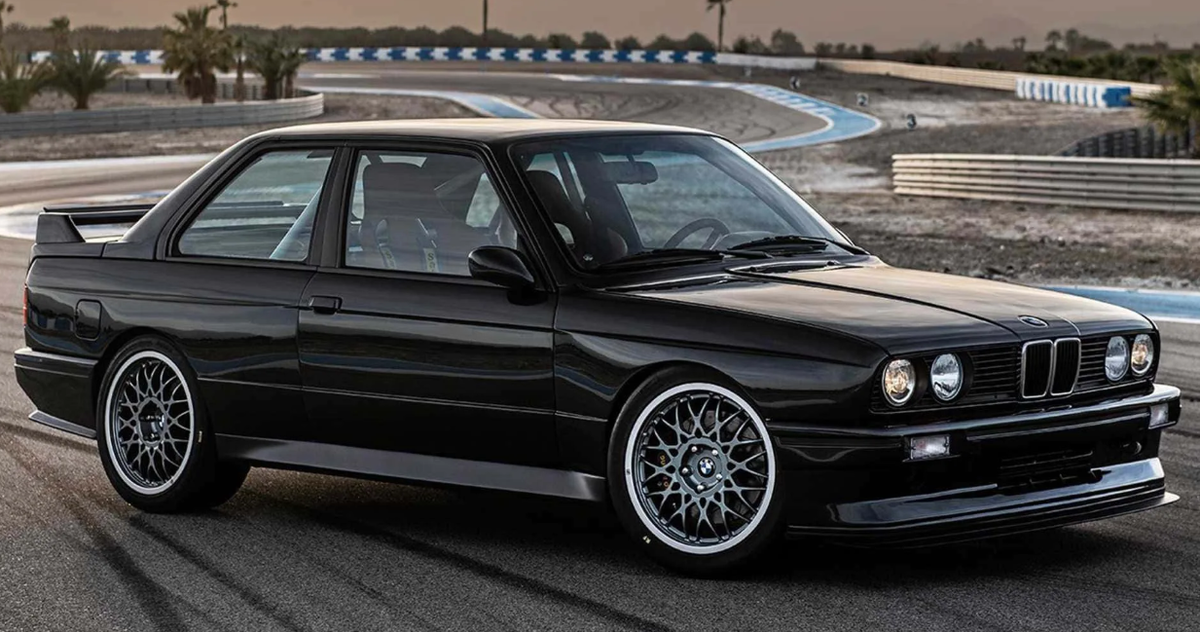 Она создавалась не для дорог, а для гонок. И именно поэтому стала лучшей дорожной машиной своей эпохи.