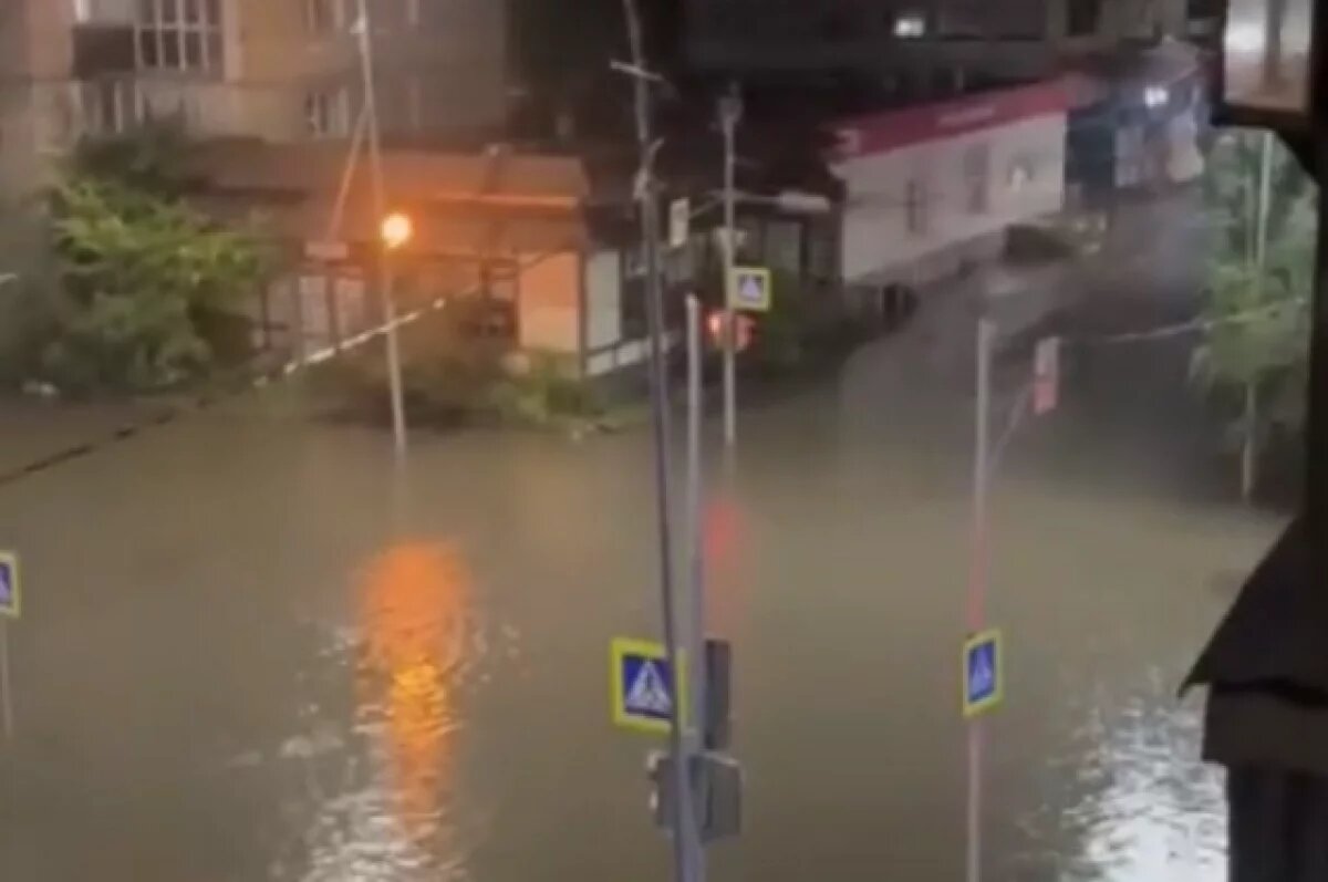    Дороги в Кургане ушли под воду после сильного ливня