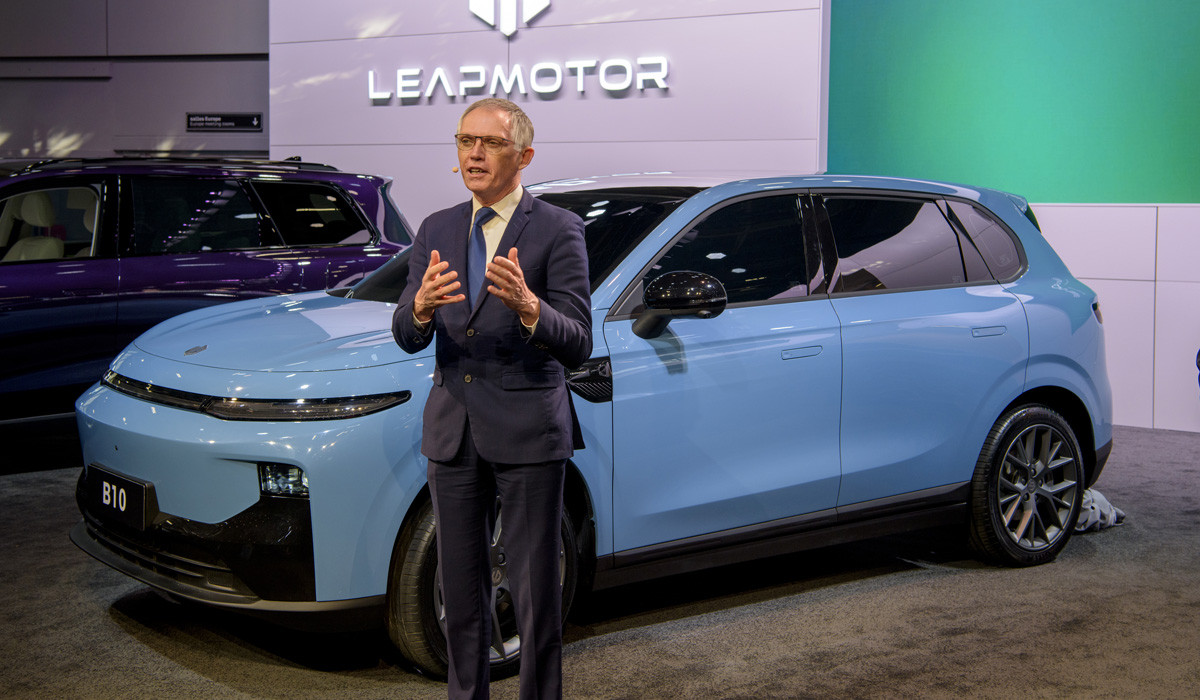 Первая презентация нового кроссовера для европейского рынка в Париже