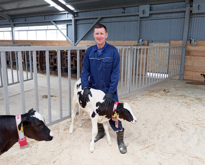 
Ветврач Алексей Подоскин со своими подопечными