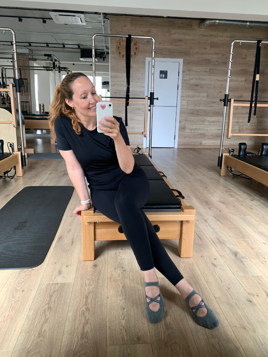 Пилатес раз в неделю и домашние тренировки меня выручают