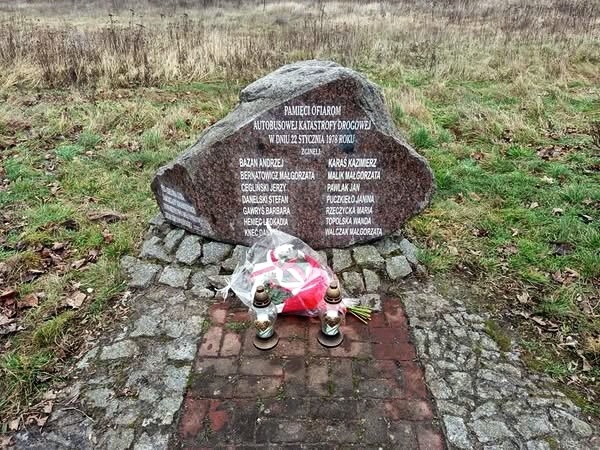 Памятный обелиск в наши дни. Фото из соцсетей