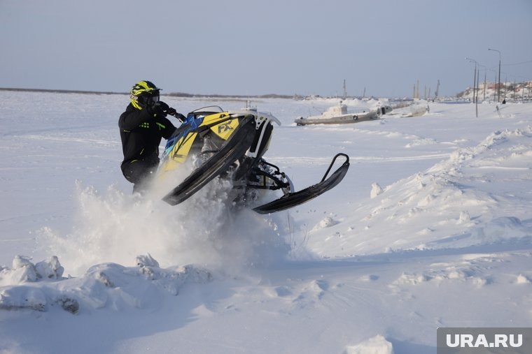    Спортсмены расчехлят снегоходы летом