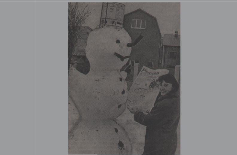 Здесь мне около 30-ти и во мне около 80 кг. И если учесть разницу в росте, мое телосложение тогда как раз напоминало мне Снежную бабу, рядом с которой я стою (фото из зазеты в которой я тогда работала корреспондентом).