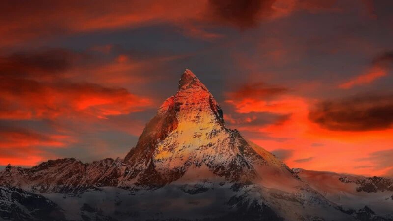     Гора. Закат. Снег СС0