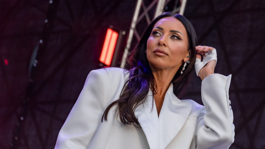    Фото: Бизнес Online/ТАСС; Instagram*/alsou_a