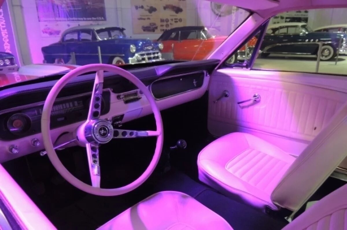    На Алтае мужчина угнал автомобиль, за которым должен был присматривать