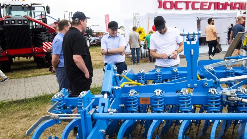     Сельхозтехника на «Дне сибирского поля — 2025». Анна Зайкова