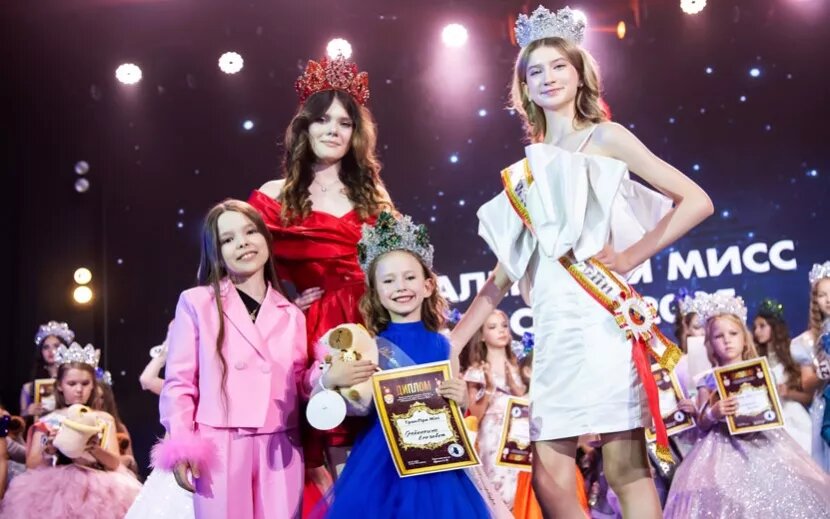    Елизавета Гребенкина, Гран-при в категории MINIорганизаторы конкурса Маленькая Мисс Россия 2025
