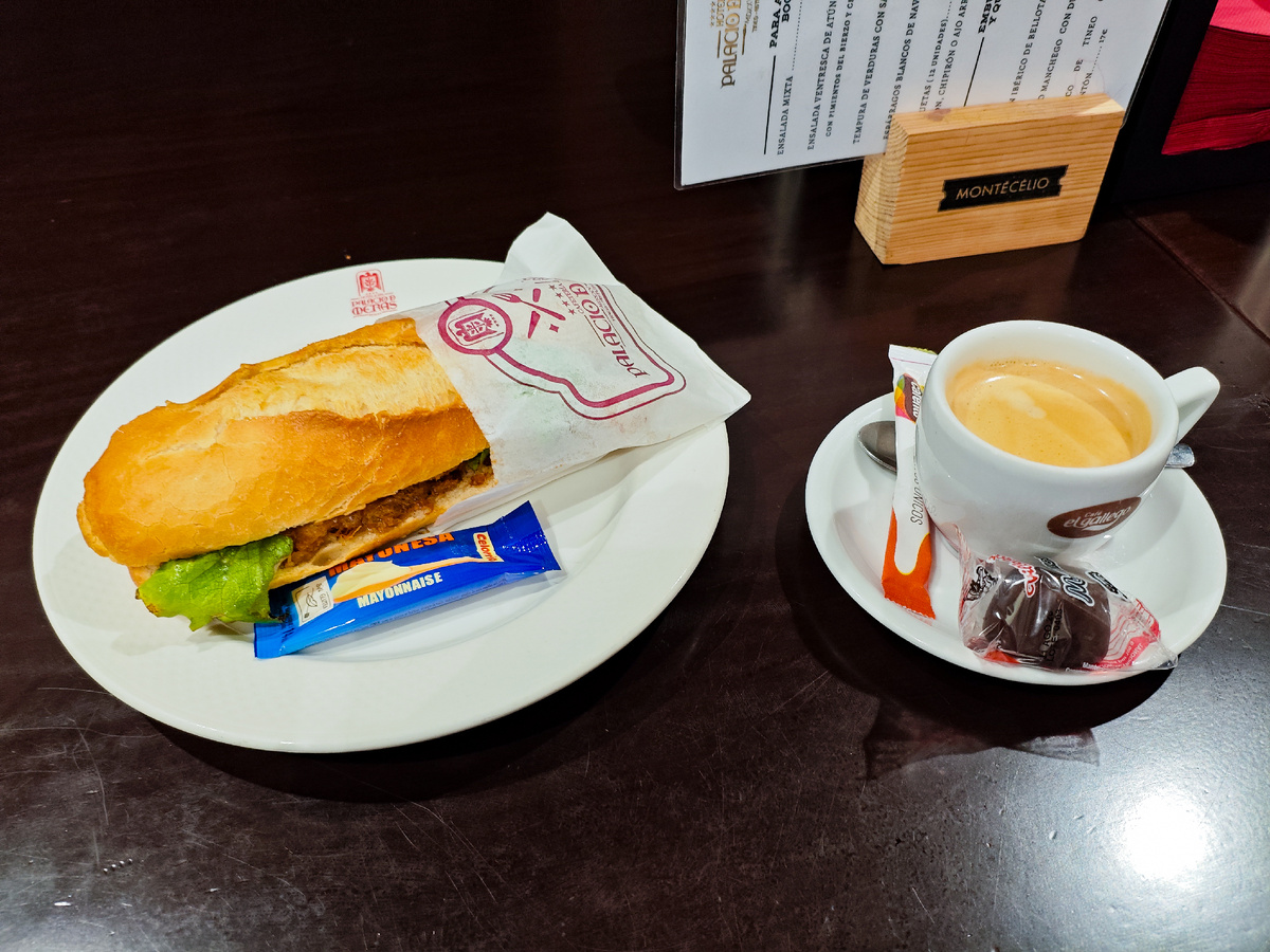 Завтрак в Tineo