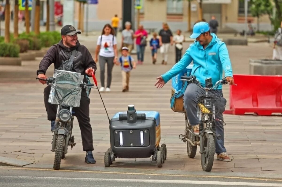    В Татарстане растёт популярность подработок в такси и службе доставки
