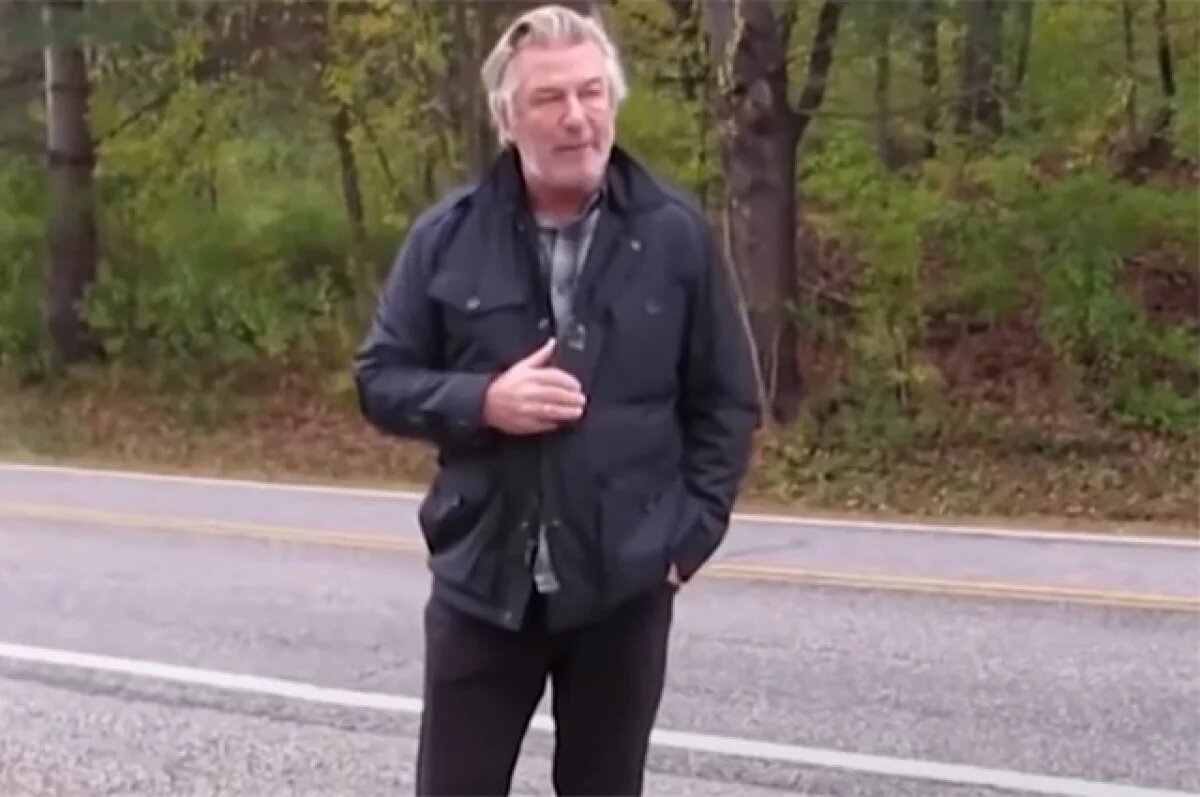    Судья отклонил иск Болдуина в связи с расследованием стрельбы на съемках