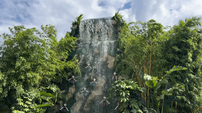 Фестиваль культуры Вьетнама. Удивительной красоты водопад.