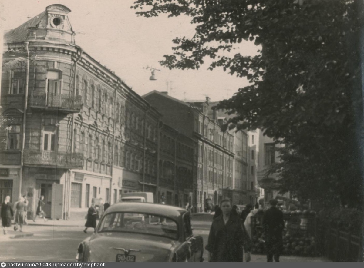 Малая Бронная у Пионерских (Патриарших) прудов, 1963 – 1966 г. Из архива Светланы Хромовой.