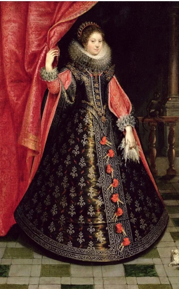 Испанский вертюгаль доходил до пола. Ткань глухого платья не создавала складок на подъюбочной конструкции.