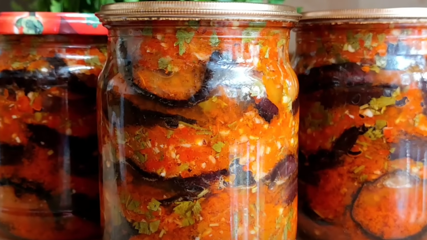 Закрываю овощной салат по дедовскому рецепту за 45 минут. Никогда не взрывается и стоит до следующего урожая