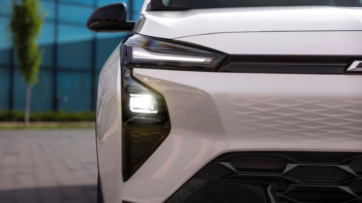    Тизер нового Chevrolet Bolt. Фото Chevrolet