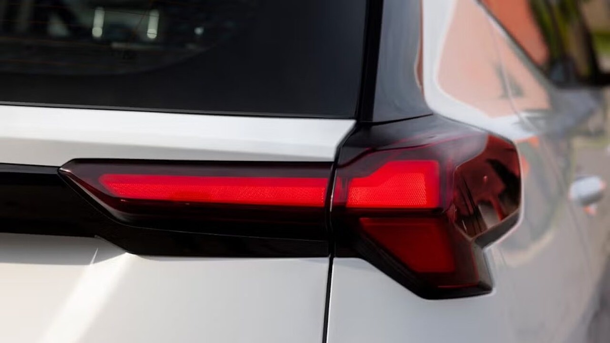    Тизер нового Chevrolet Bolt. Фото Chevrolet