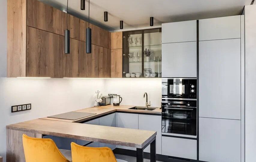 Угловая кухня совмещенная с гостиной для нашей клиентки Анны