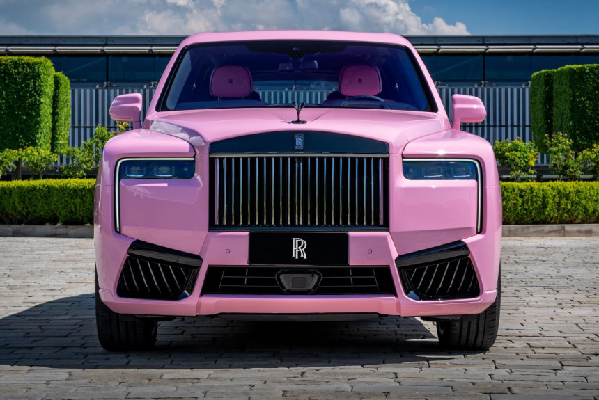 Кроссовер Black Badge Cullinan. Фото: autoreview.ru