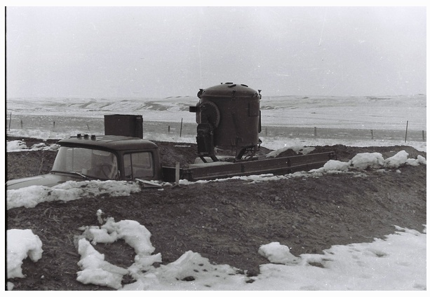 Вот с таких укрытий прожектористы и  работали - это уже работа нашей ММГ-7, у нас всех берегли.