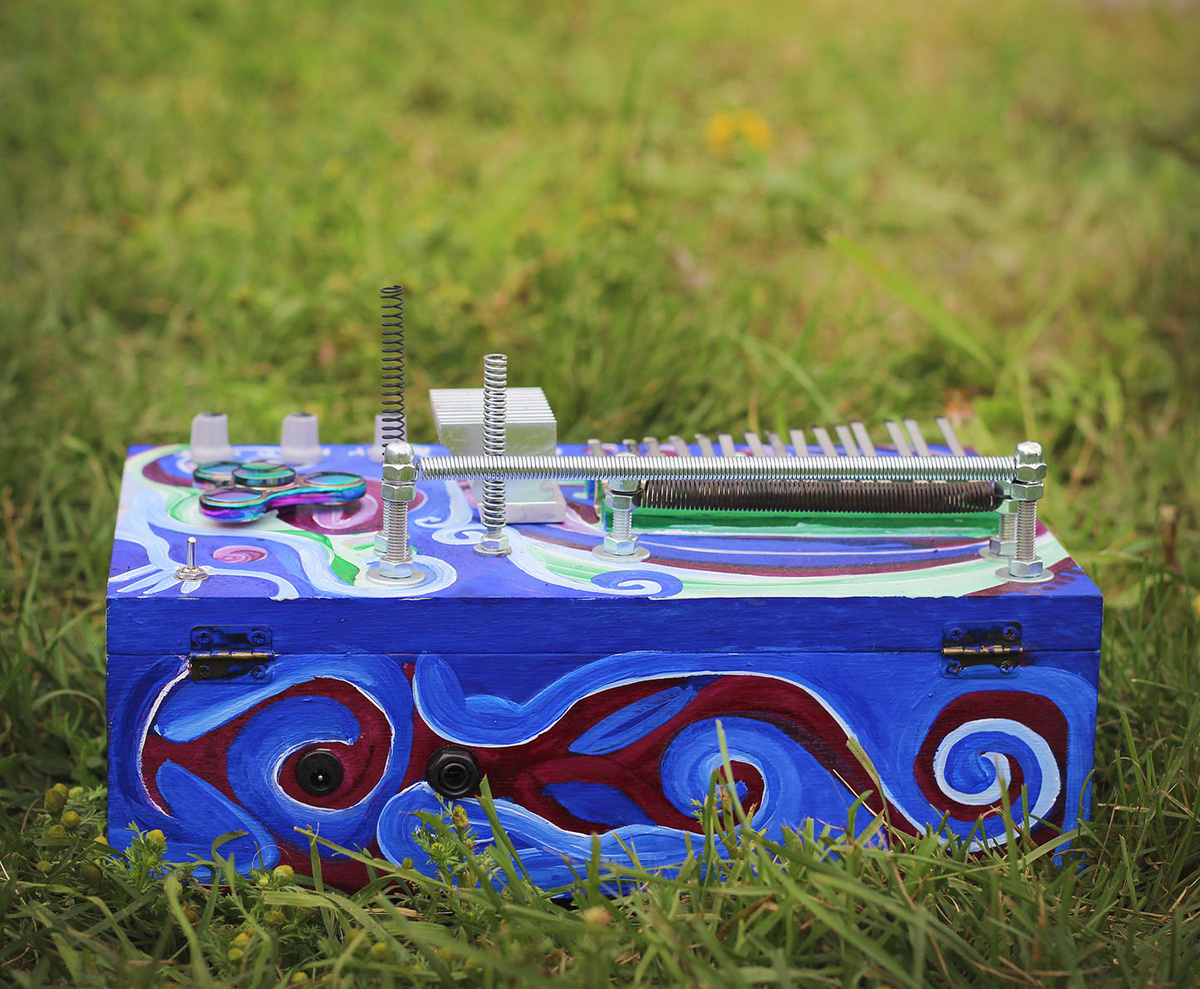 Нойзбокс со встроенным дилэем