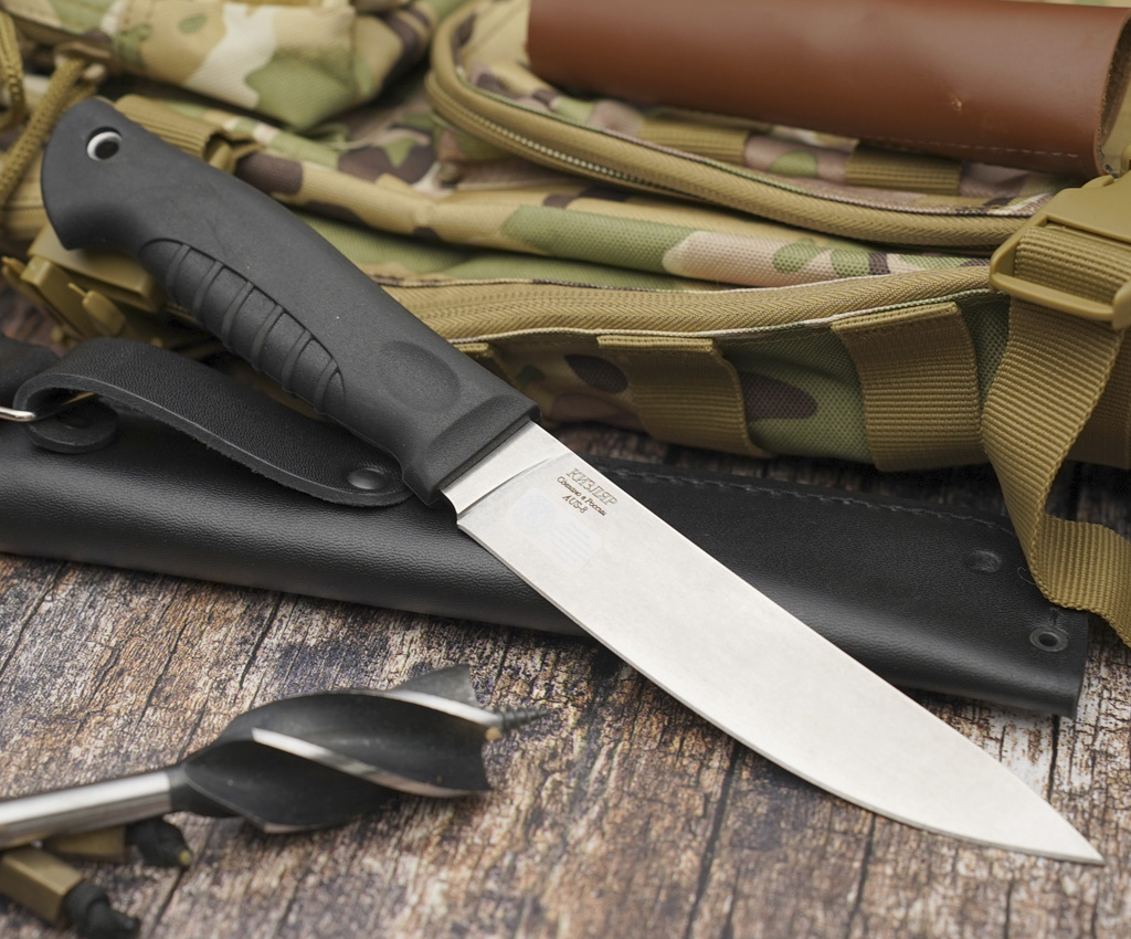 Клинок ножа "Сайга" изготовлен из стали AUS-8.