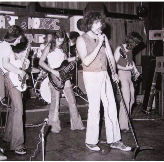 Пол Марио Дэй, в самой ранней инкарнации Iron Maiden