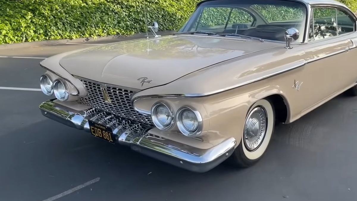 Plymouth Fury 1961 года
