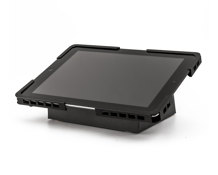 Универсальный держатель планшета Onkron APM-13T на настольной подставке с фиксированным наклоном.