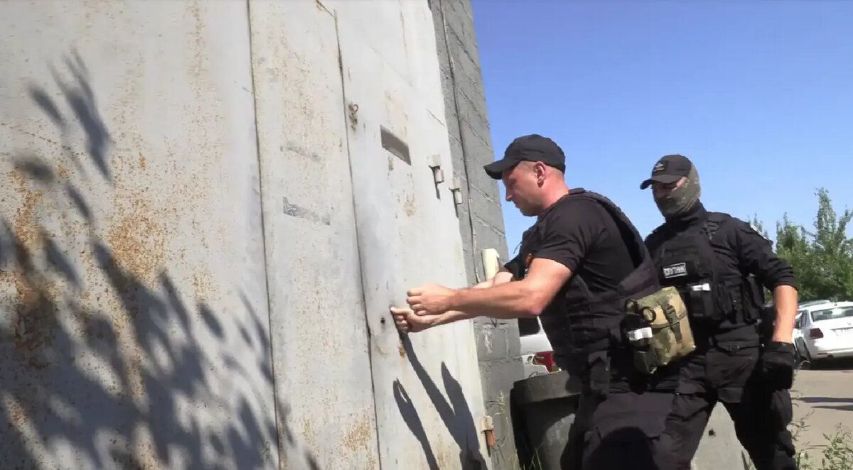    Фото: стоп-кадр видео от пресс-службы ГУ МВД по Петербургу и Ленобласти