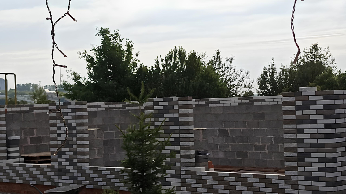 Беседка из керамзитобетонныхблоков, Ижевск. Утепление и укладка керамзитобетонных блоков. Завод железобетонных изделий в Ижевске БрусчаткаПРО.рф, +7 (3412) 24-32-54, +7(950)176-18-85 (WhatsApp, Telegram)