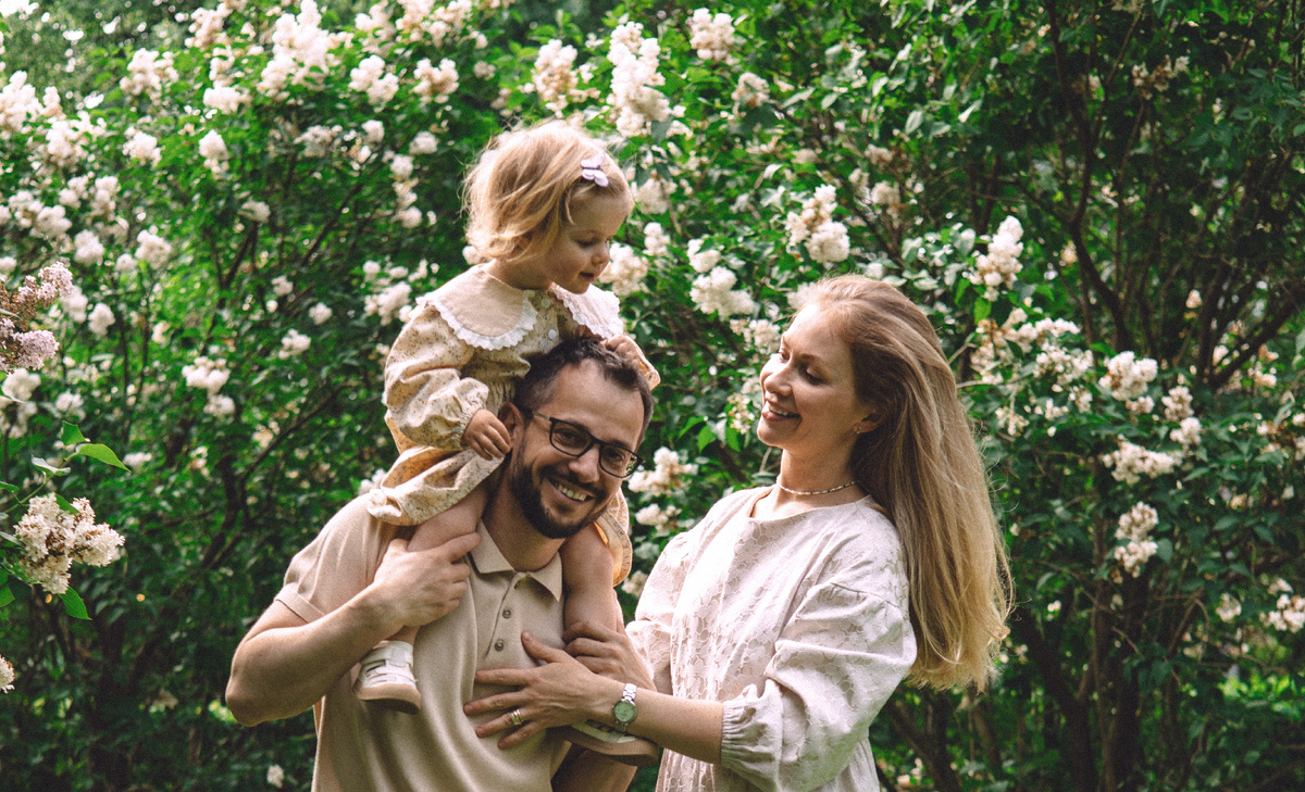Герой проекта "Я буду жить!" Павел Северин с женой и дочерью. Фотограф: Ольга Тимашева