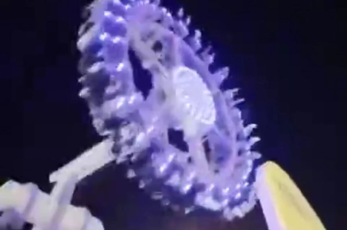    Аттракцион с людьми развалился пополам в Саудовской Аравии